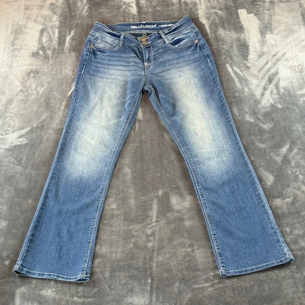 WallFlower Luscious Curvy Fit Bootcut Jeans Blue Medium Wash Size 30 Mid Rise